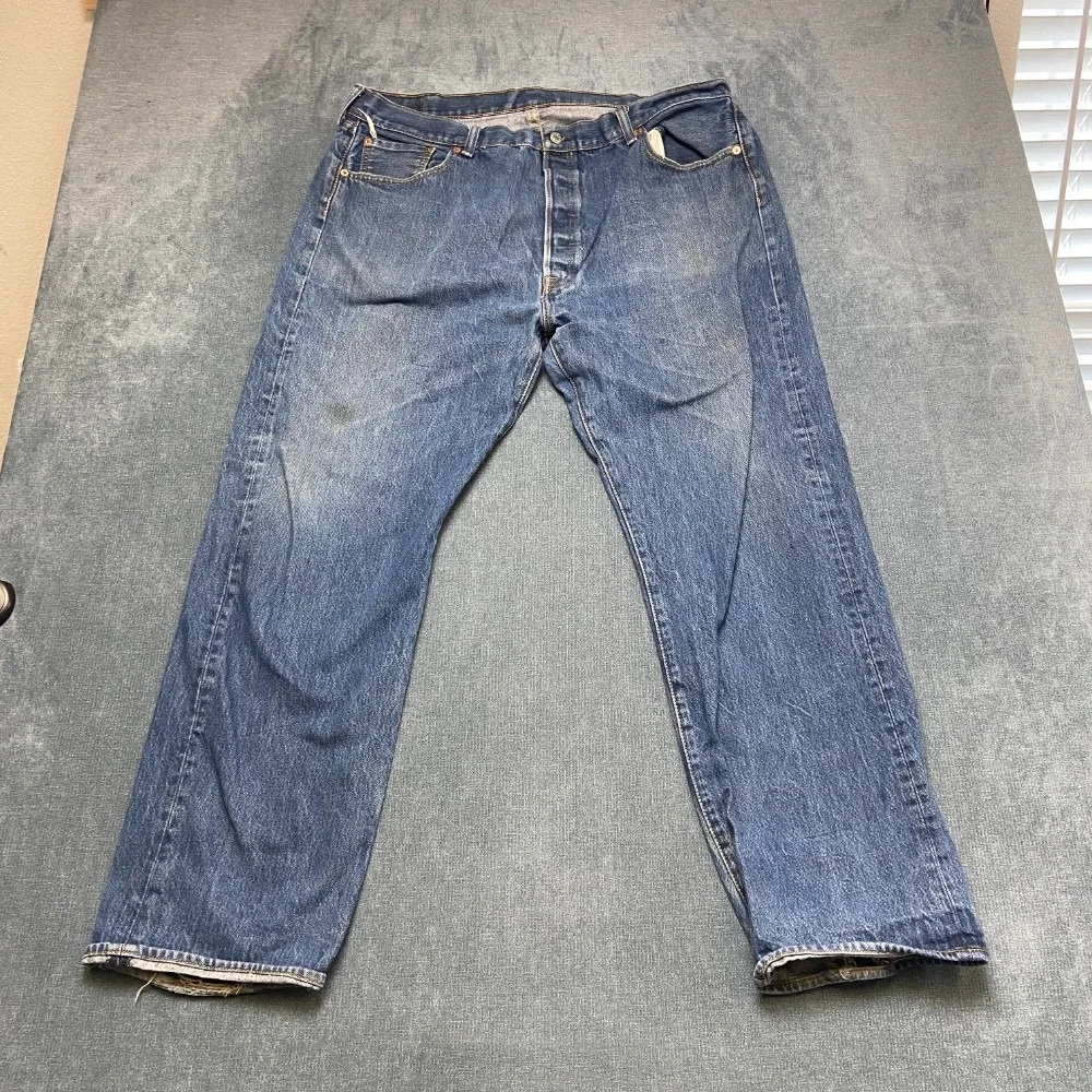 Levi's 501 Jeans Mens 44x34 Blue Denim Cotton Straight Leg Light Wash Zip Fly